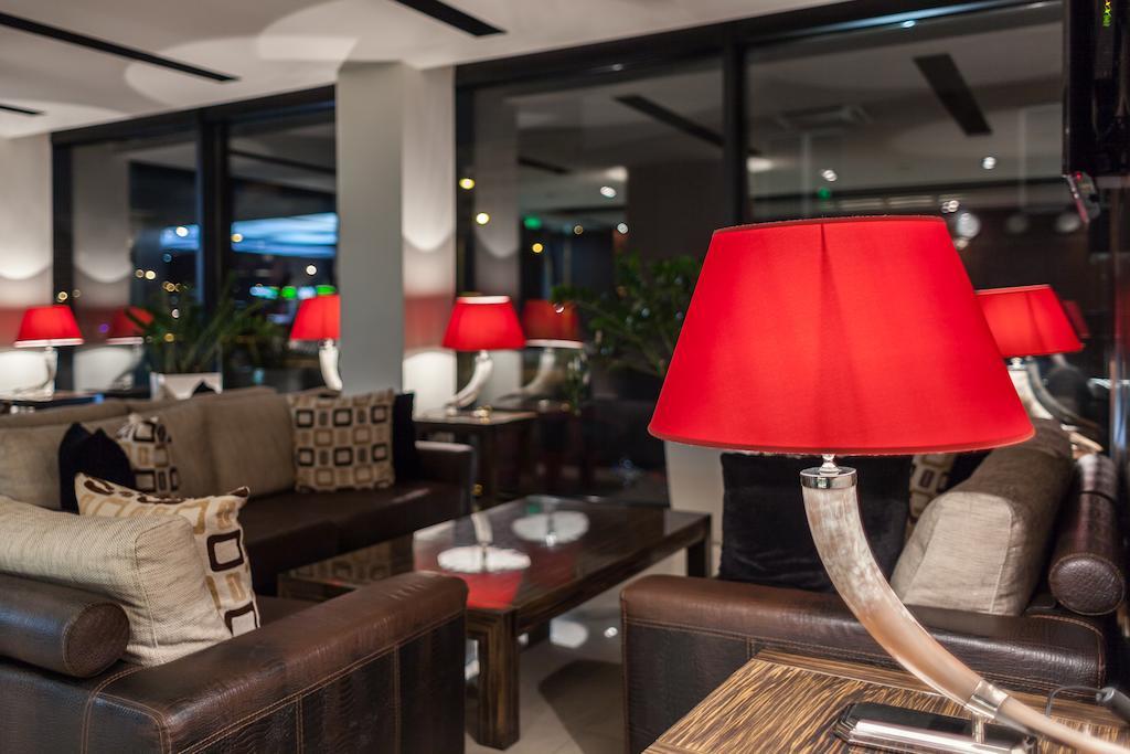 Hotel Cubix Brasov Ngoại thất bức ảnh