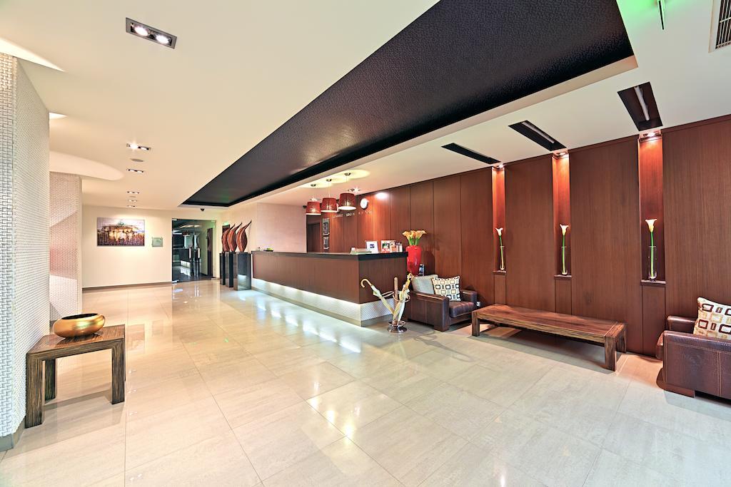 Hotel Cubix Brasov Ngoại thất bức ảnh