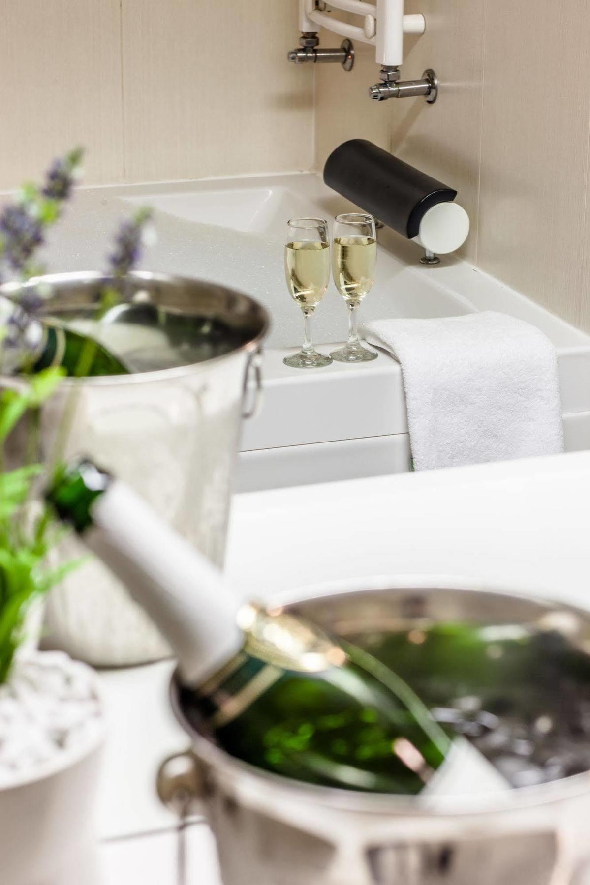 Hotel Cubix Brasov Ngoại thất bức ảnh